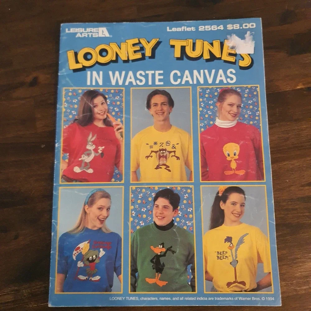 Vintage Looney Tunes Cross Stitch Pattern Book Lot Leisure‎ Arts 2564 2723 1990s